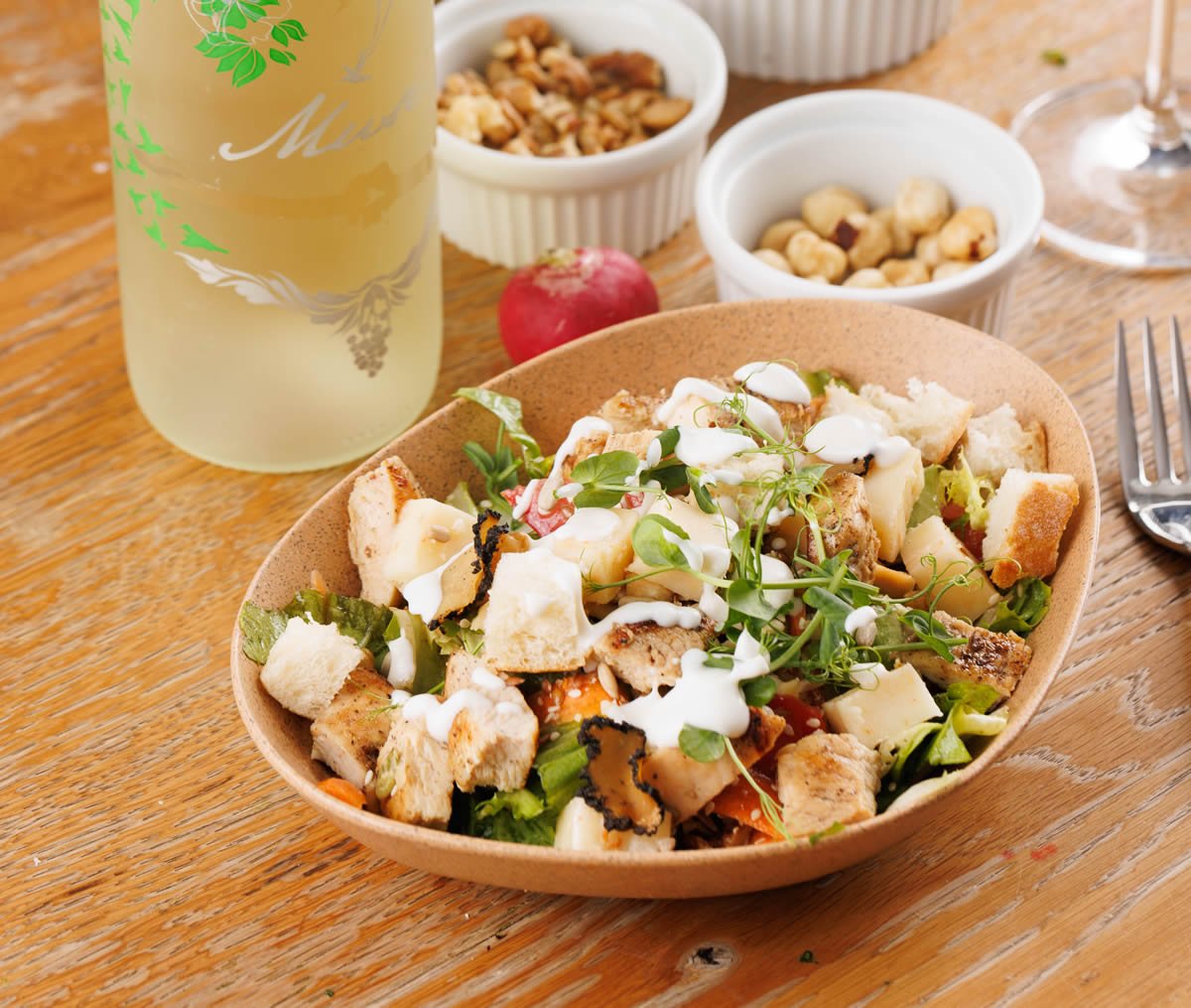 Mix oriental de salată cu piept de pui Fragedo și dressing de iaurt natural Artesana