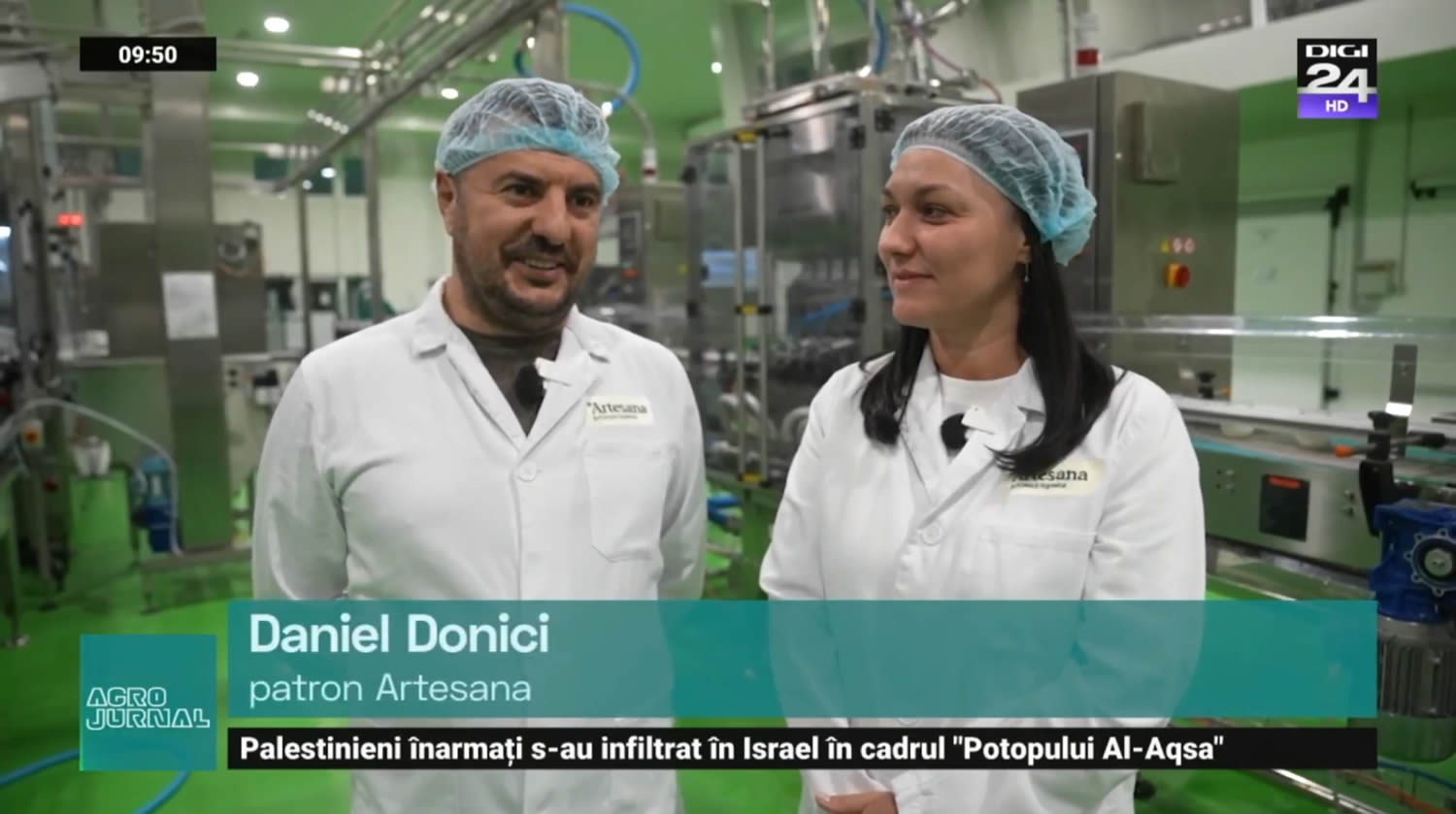 Daniel și Alina Donici, fondatorii Artesana, în timpul unui interviu televizat realizat în fabrica de lactate Artesana, prezentând procesul de producție al laptelui minim procesat.