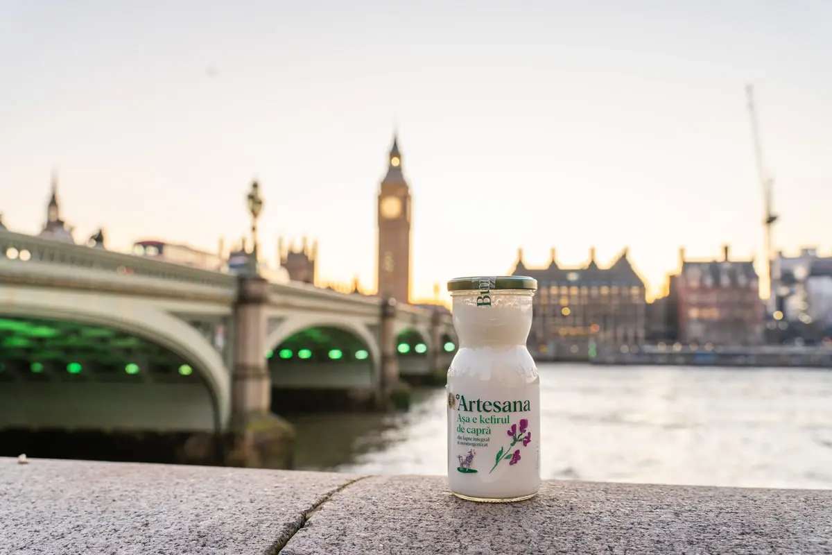 Artesana la Londra O sticla de kefir de capra Artesana la 350ml in Westminster