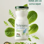 Kefir Bio Artesana într-o sticlă de sticlă, cu frunze verzi și mesajul «Așa începi noul an cu ceva ușor»