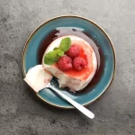 O panna cotta fina de casa