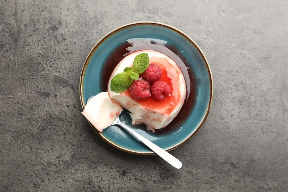 O panna cotta fina de casa