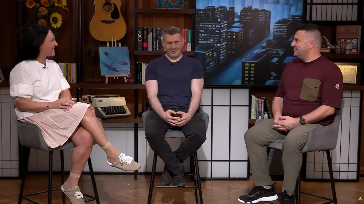 Alina Donici și Daniel Donici, fondatorii Artesana, invitați alături de Dragoș Pătraru în cadrul Podcastului Starea Sănătății, discutând despre laptele minim procesat, alimentația sănătoasă și antreprenoriatul românesc.