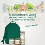 Ilustrație Back to School Artesana cu școală, ghiozdan verde, iaurturi și kefir, alături de urarea pentru un an școlar de succes.