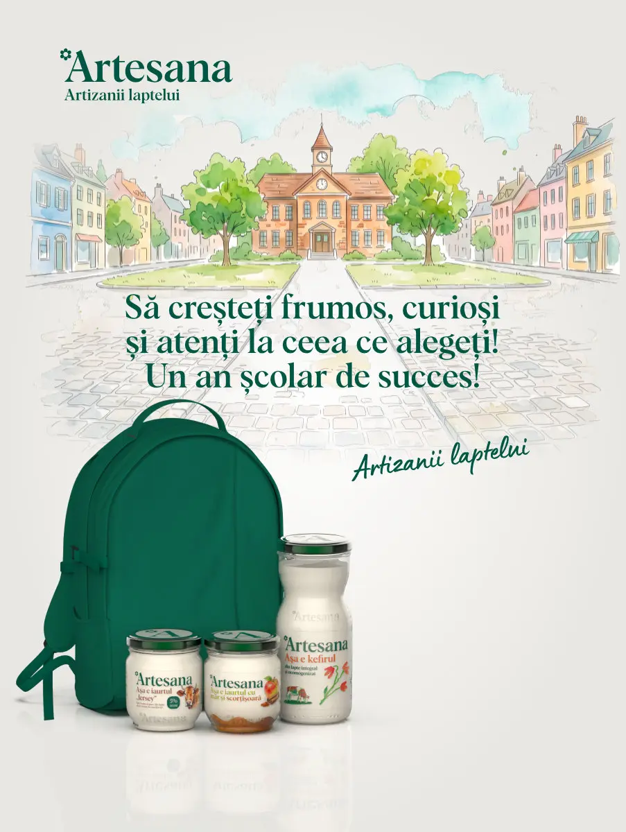 Ilustrație Back to School Artesana cu școală, ghiozdan verde, iaurturi și kefir, alături de urarea pentru un an școlar de succes.