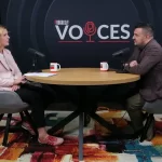 Daniel Donici, fondator Artesana, în dialog cu Alina Stan în studioul podcastului Progresiv Voices.