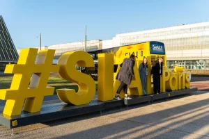Instalație volumetrică galbenă #SIAL Paris